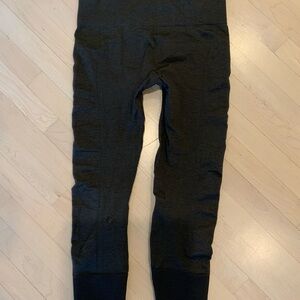 Lululemon ribbed legging size 10 in dark grey